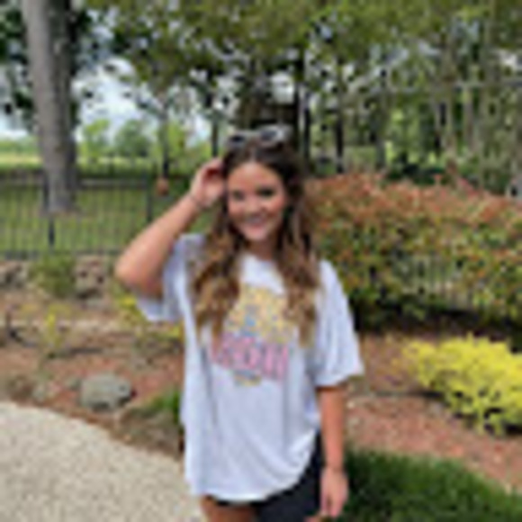 Meet your Posher, Katie - Picture 1 of 1